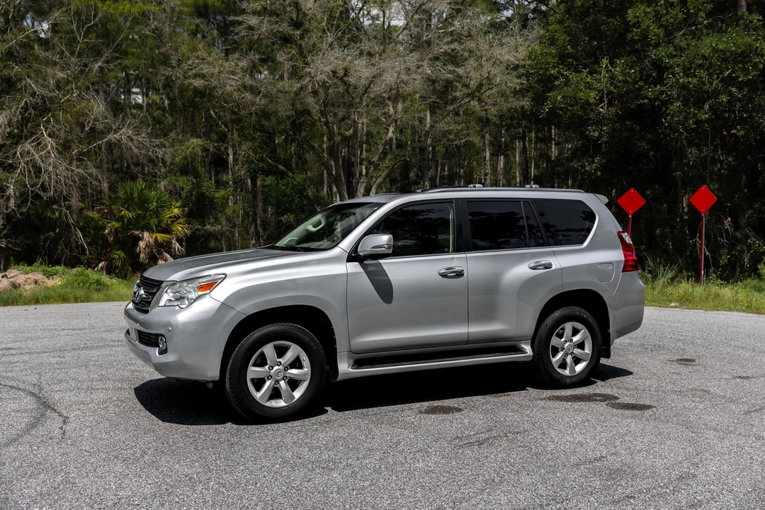 2010 Lexus GX 2nd Gen - Image 10 of 31