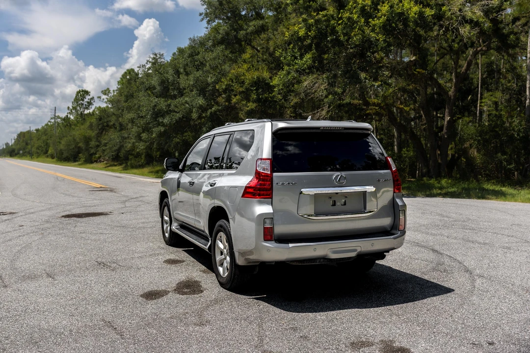 2010 Lexus GX 2nd Gen - Image 17 of 31