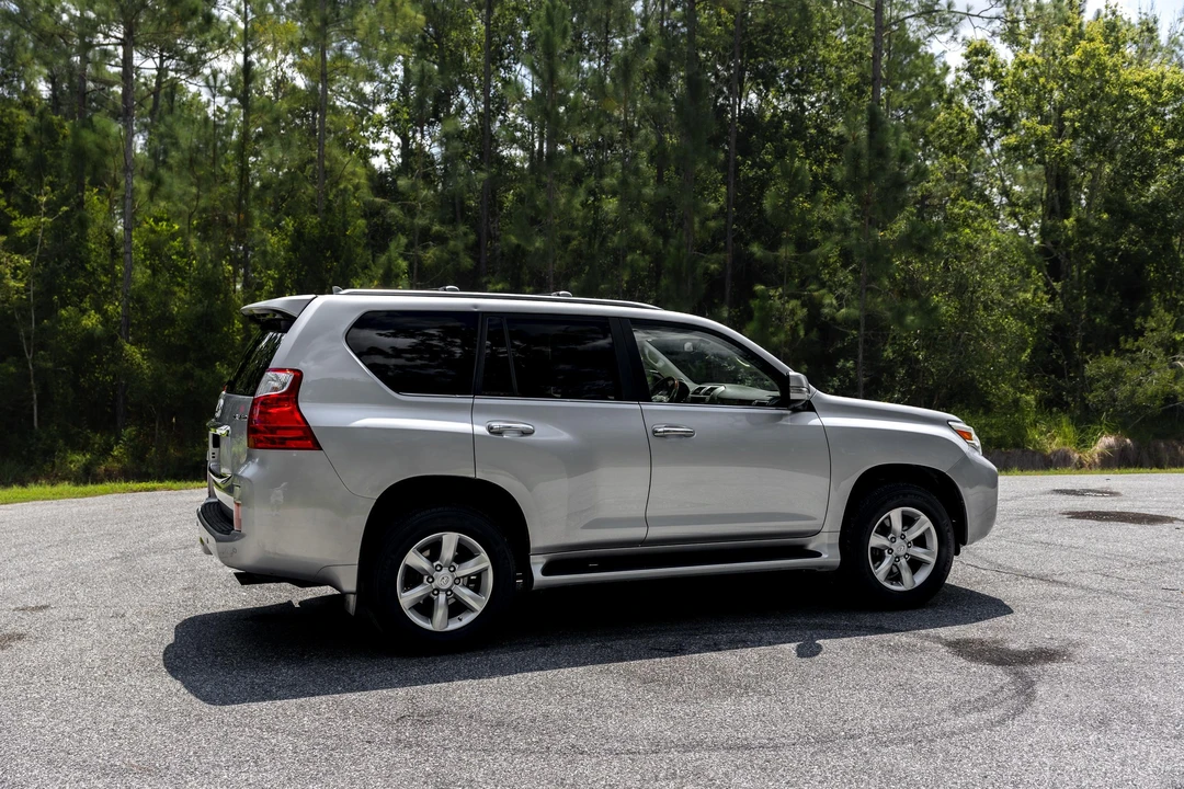 2010 Lexus GX 2nd Gen - Image 24 of 31