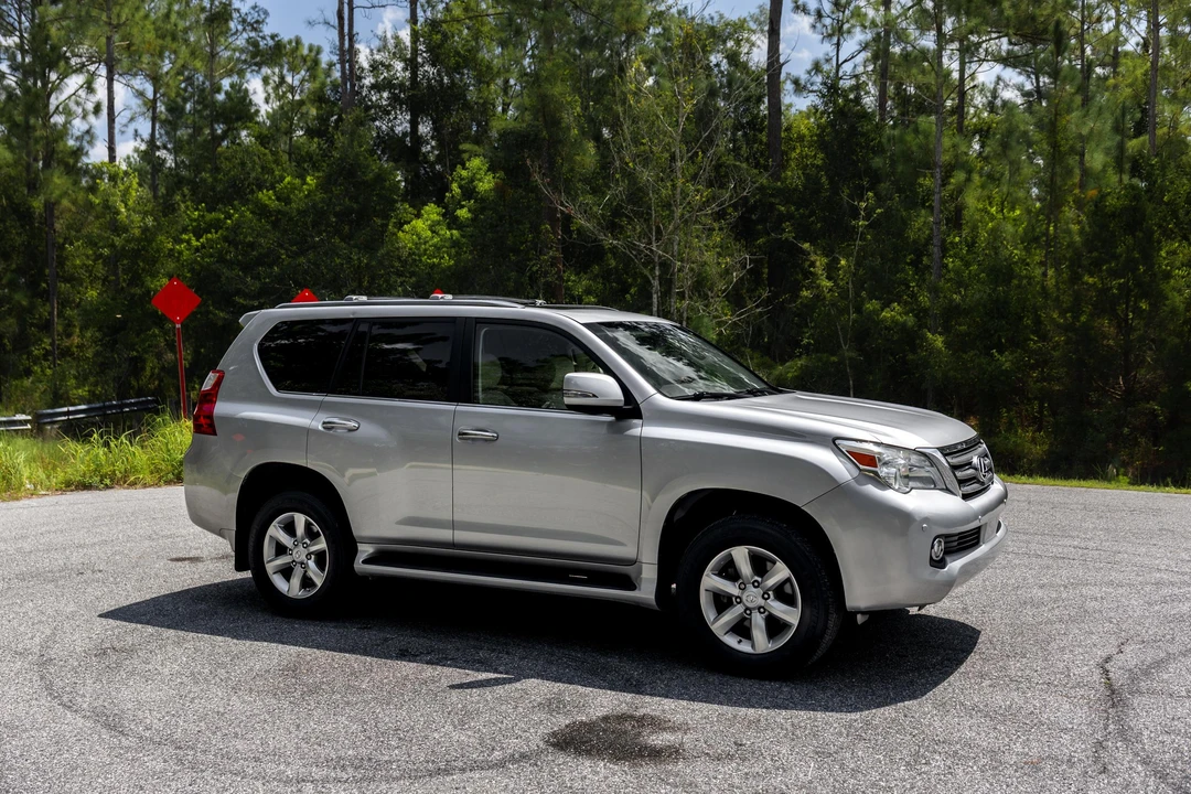 2010 Lexus GX 2nd Gen - Image 28 of 31
