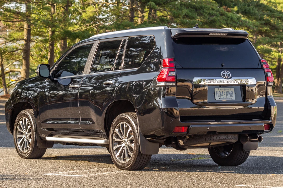 2010 Lexus GX 2nd Gen - Image 4 of 31