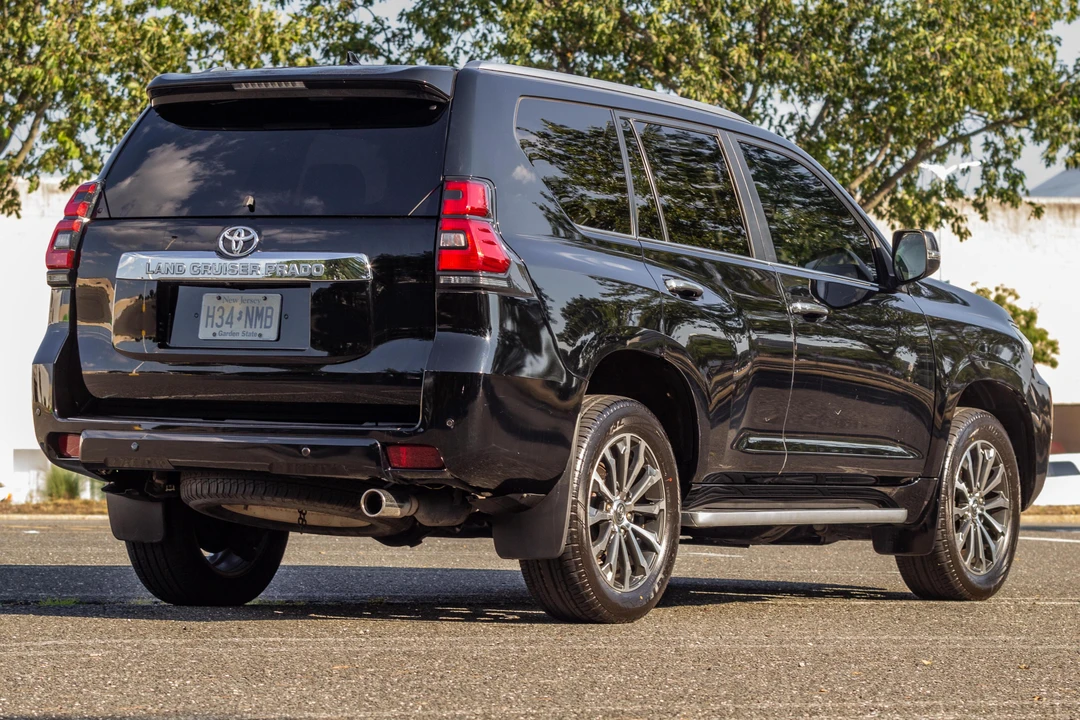 2010 Lexus GX 2nd Gen - Image 8 of 31