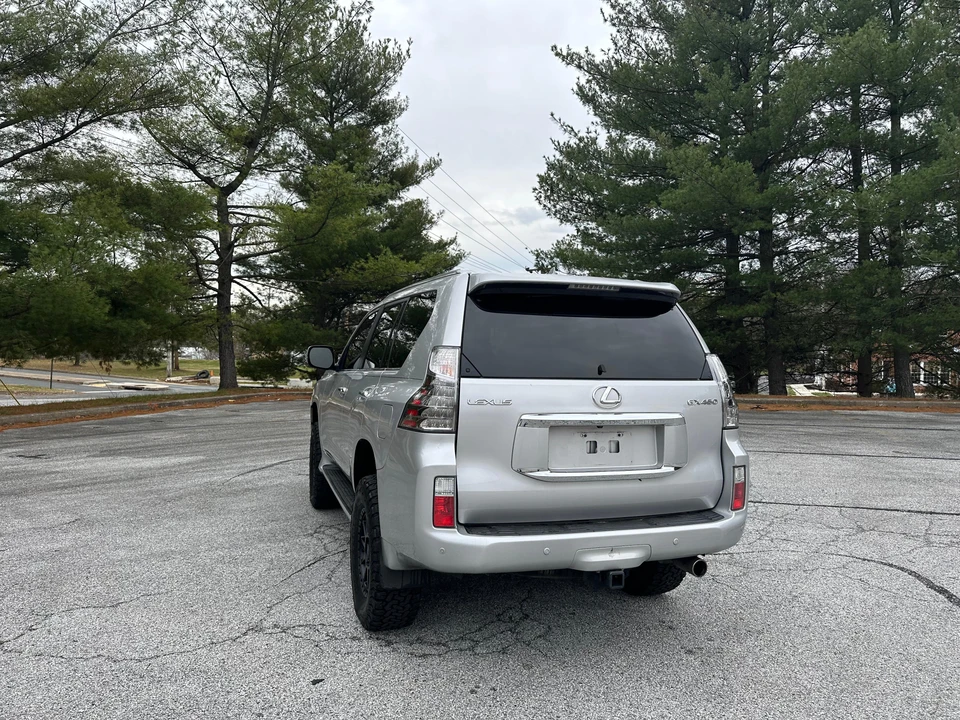2010 Lexus GX 2nd Gen - Image 24 of 31