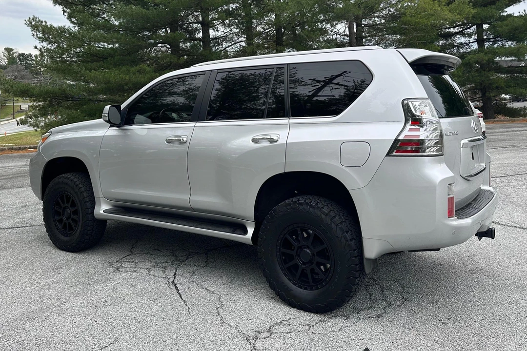 2010 Lexus GX 2nd Gen - Image 4 of 31