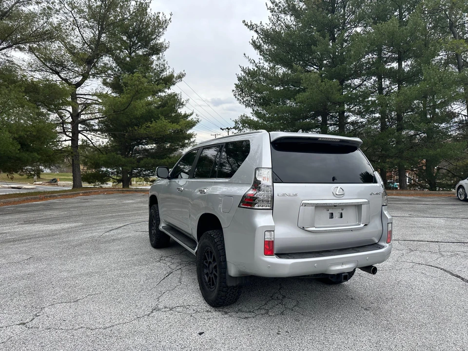 2010 Lexus GX 2nd Gen - Image 23 of 31