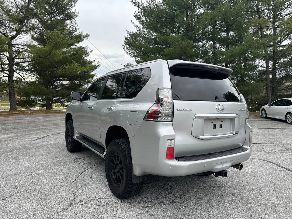 2010 Lexus GX 2nd Gen - Image 22 of 31