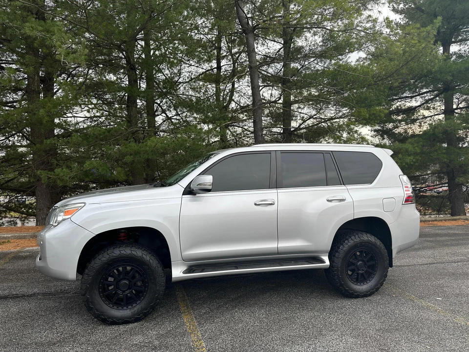 2010 Lexus GX 2nd Gen - Image 17 of 31