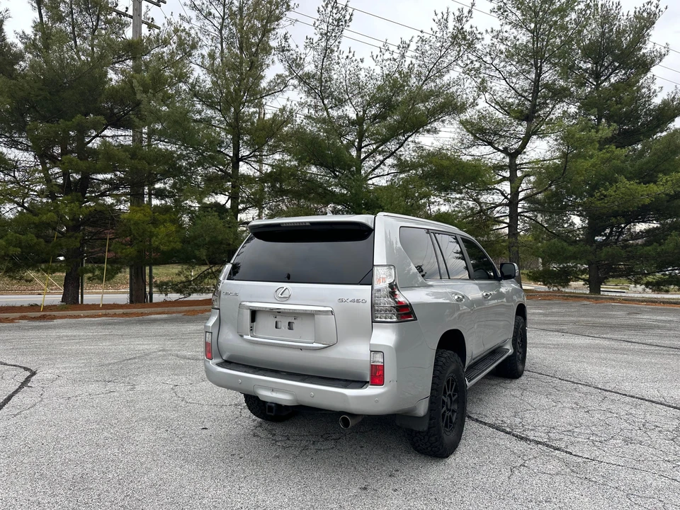 2010 Lexus GX 2nd Gen - Image 29 of 31