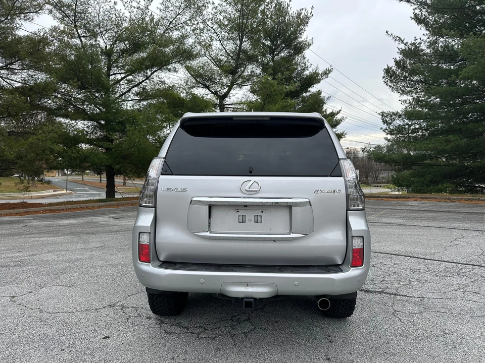 2010 Lexus GX 2nd Gen - Image 28 of 31