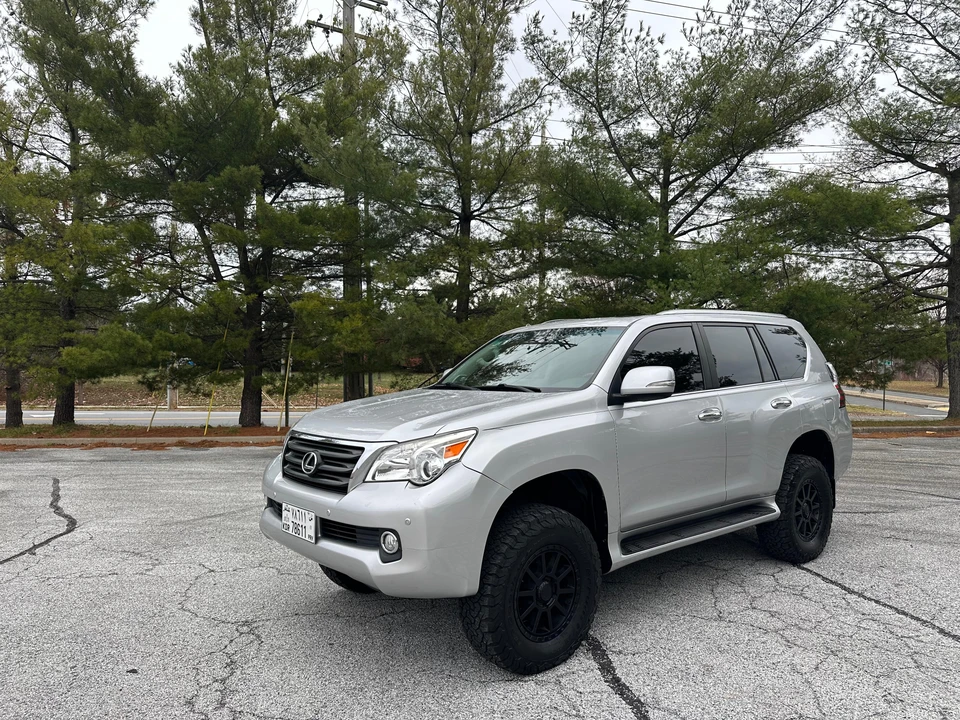 2010 Lexus GX 2nd Gen - Image 13 of 31