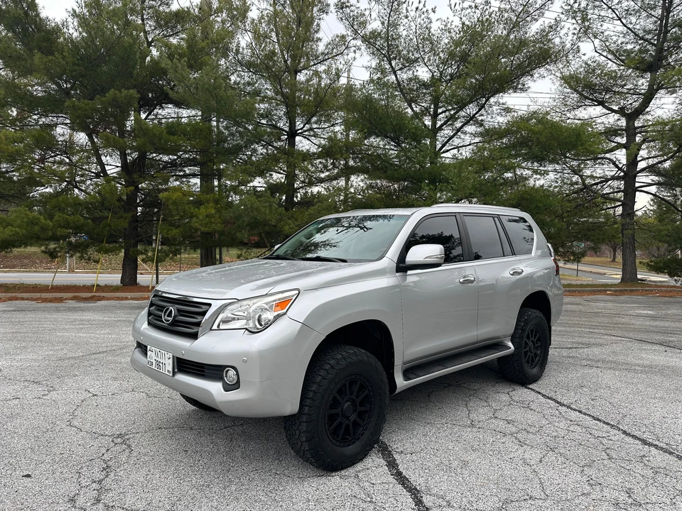 2010 Lexus GX 2nd Gen - Image 12 of 31