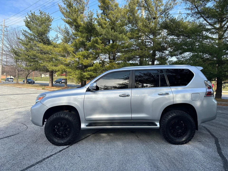 2010 Lexus GX 2nd Gen - Image 21 of 31
