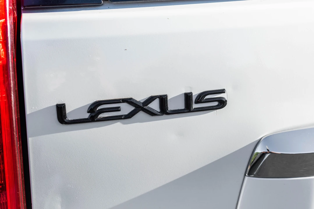 2010 Lexus GX 2nd Gen - Image 18 of 31