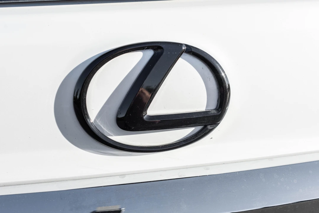 2010 Lexus GX 2nd Gen - Image 19 of 31