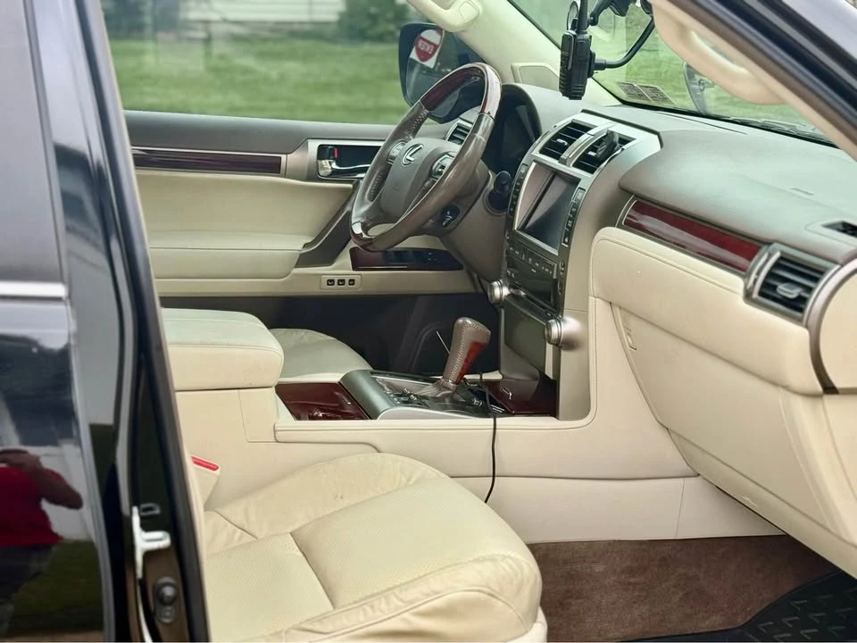 2010 Lexus GX 2nd Gen - Image 11 of 17