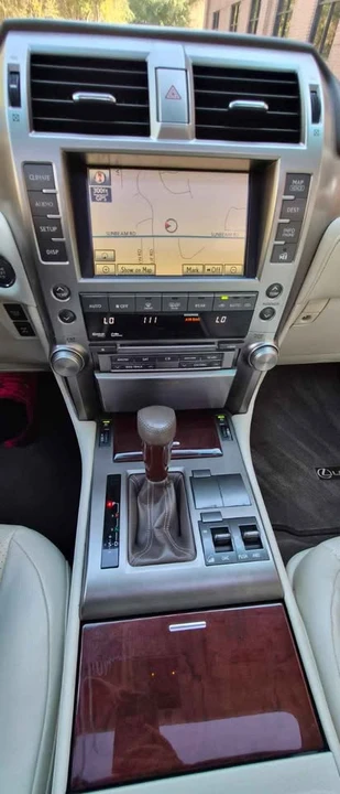2010 Lexus GX 2nd Gen - Image 17 of 20
