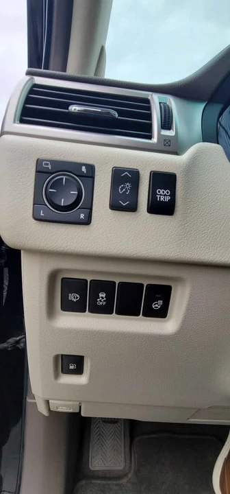 2010 Lexus GX 2nd Gen - Image 13 of 20