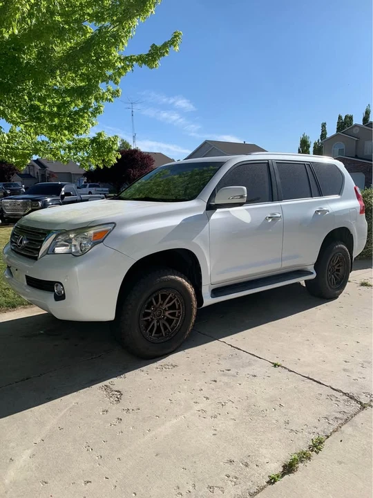 2010 Lexus GX 2nd Gen - Image 2 of 10