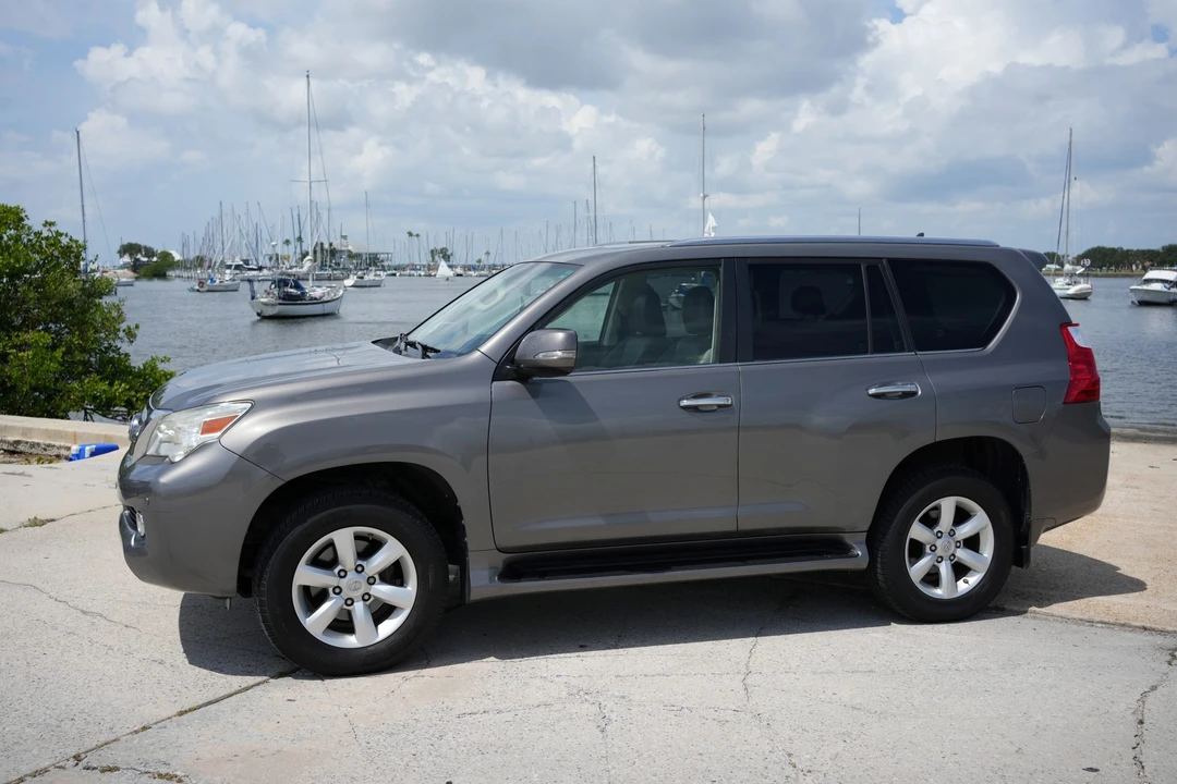 2010 Lexus GX 2nd Gen - Image 19 of 31