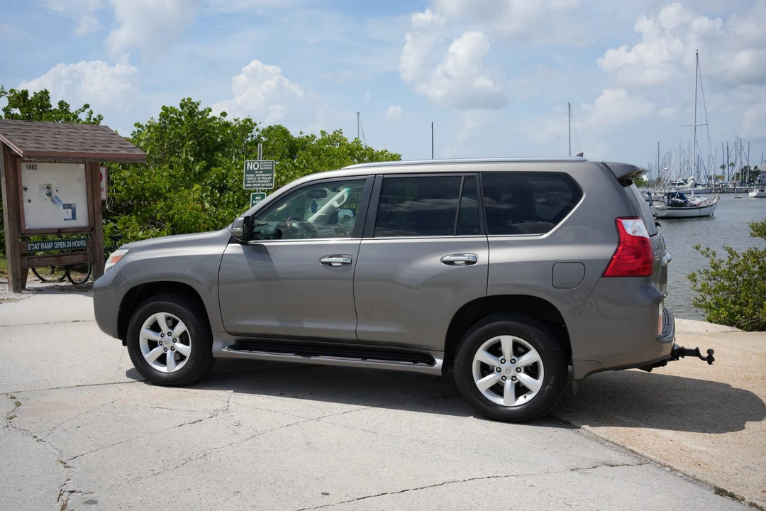2010 Lexus GX 2nd Gen - Image 17 of 31
