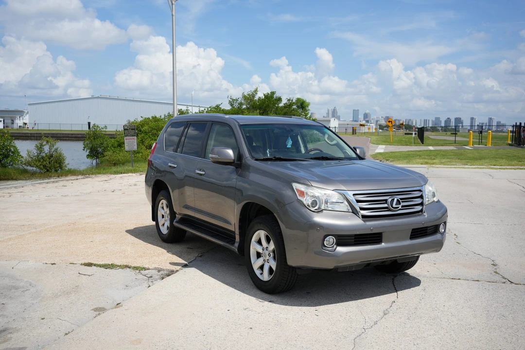 2010 Lexus GX 2nd Gen - Image 10 of 31
