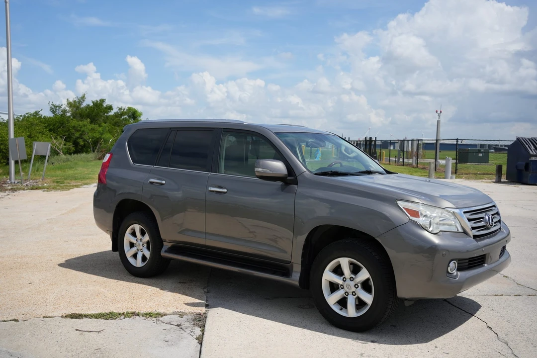 2010 Lexus GX 2nd Gen - Image 12 of 31
