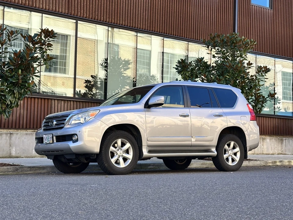 2010 Lexus GX 2nd Gen - Image 12 of 31