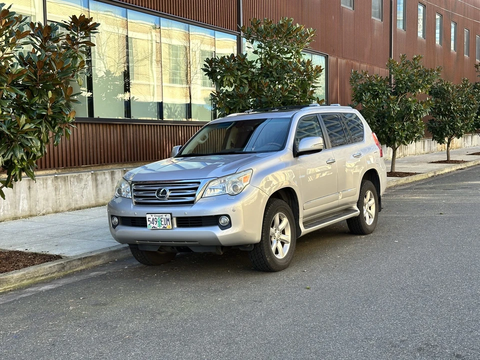 2010 Lexus GX 2nd Gen - Image 11 of 31