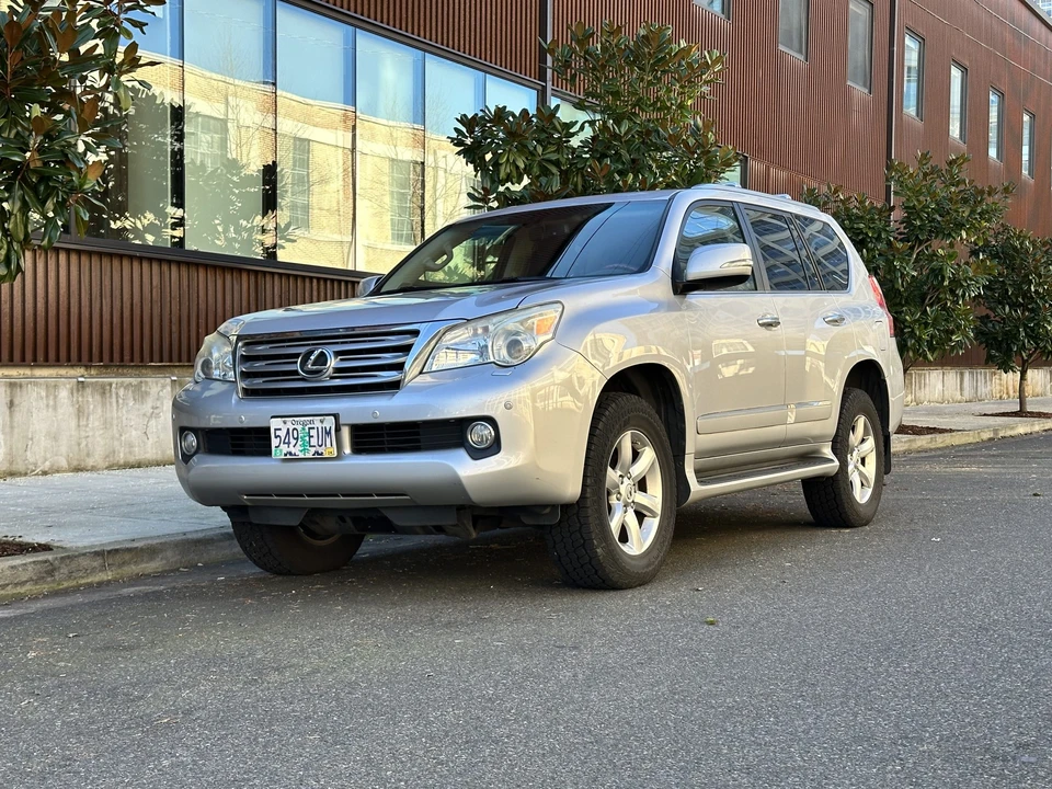2010 Lexus GX 2nd Gen - Image 10 of 31