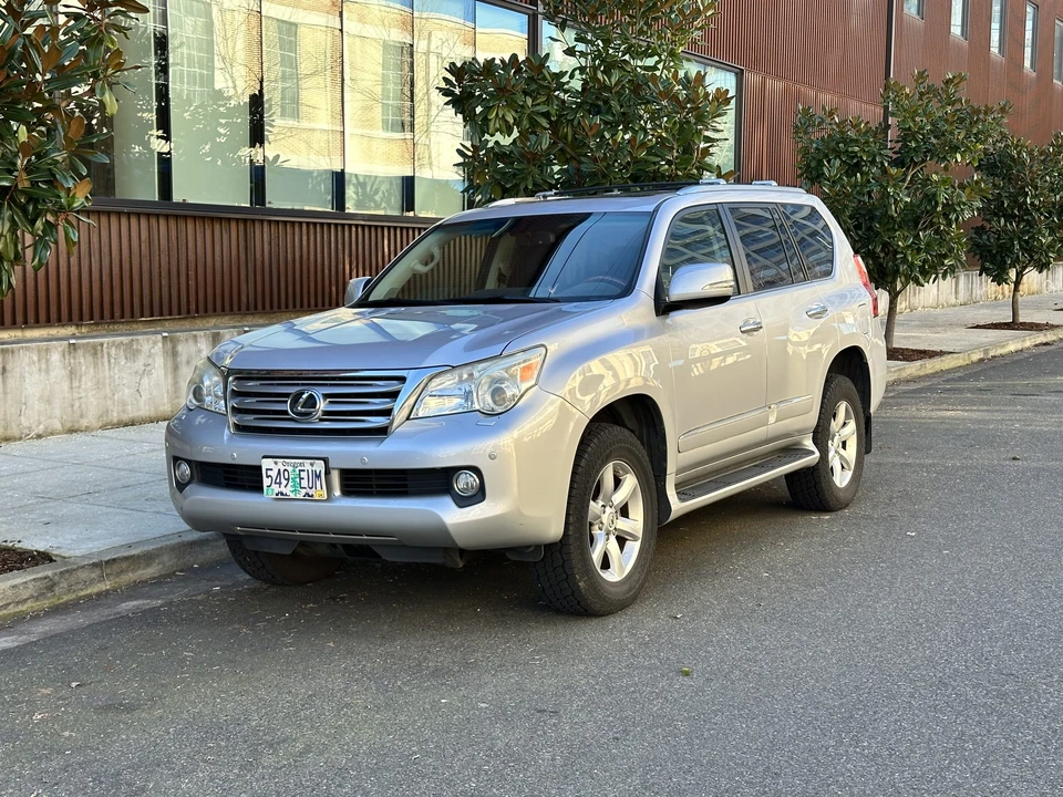 2010 Lexus GX 2nd Gen - Image 9 of 31