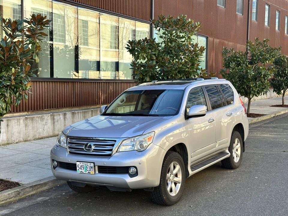 2010 Lexus GX 2nd Gen - Image 8 of 31
