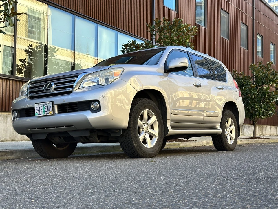 2010 Lexus GX 2nd Gen - Image 6 of 31