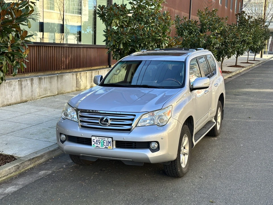 2010 Lexus GX 2nd Gen - Image 3 of 31