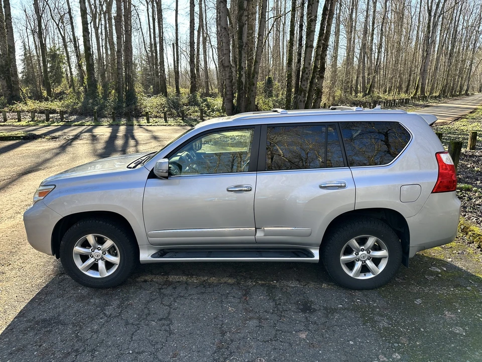 2010 Lexus GX 2nd Gen - Image 18 of 31