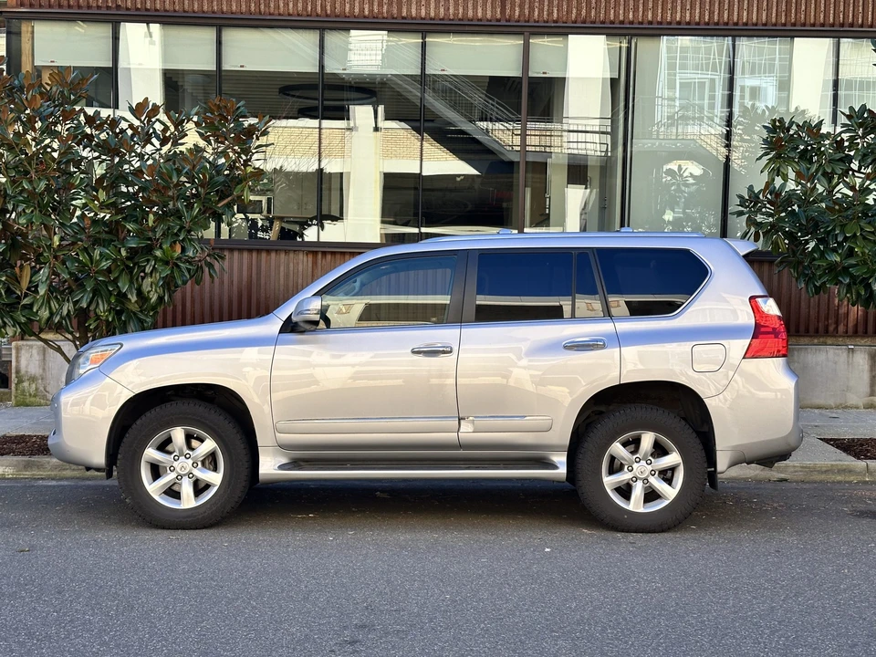 2010 Lexus GX 2nd Gen - Image 17 of 31