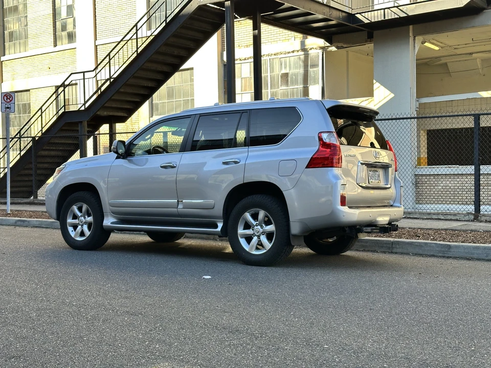 2010 Lexus GX 2nd Gen - Image 23 of 31