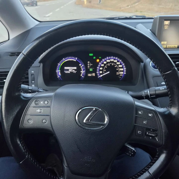 2010 Lexus HS - Image 2 of 9