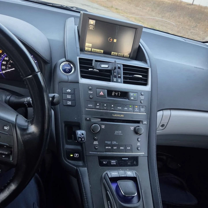 2010 Lexus HS - Image 3 of 9