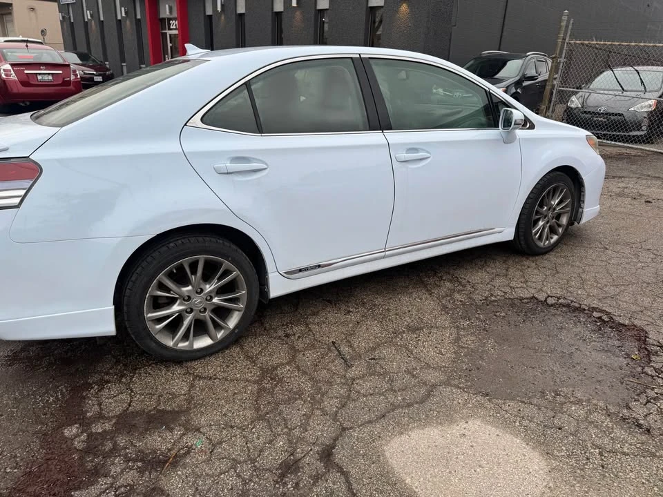 2010 Lexus HS - Image 16 of 16