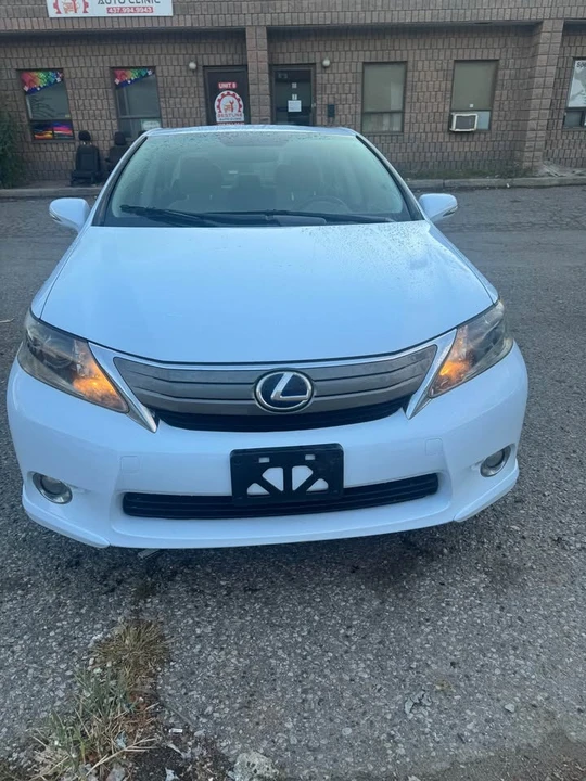 2010 Lexus HS - Image 8 of 16