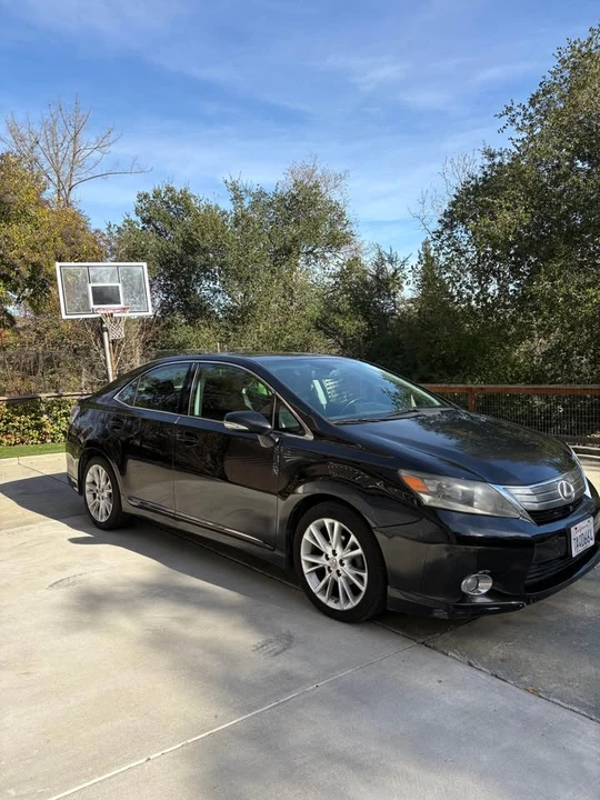 2010 Lexus HS - Image 2 of 18