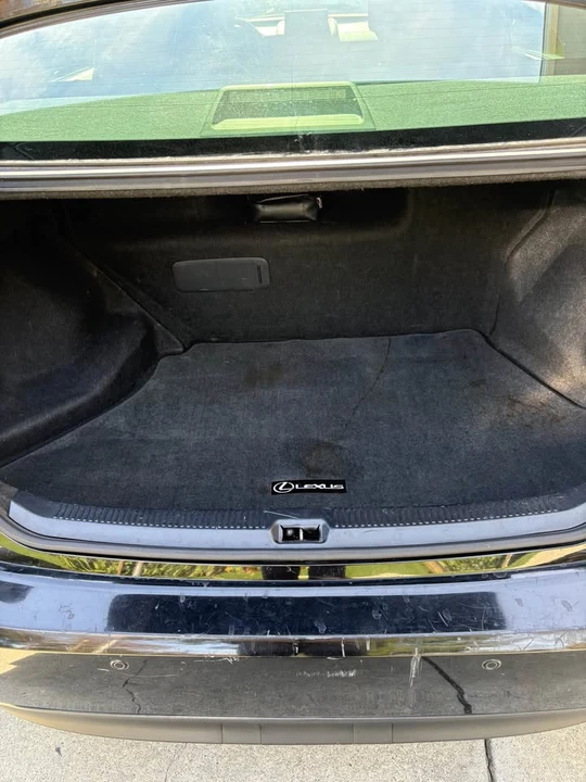 2010 Lexus HS - Image 12 of 18