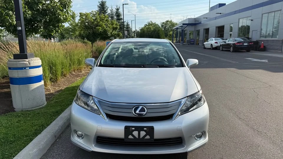 2010 Lexus HS - Image 2 of 14