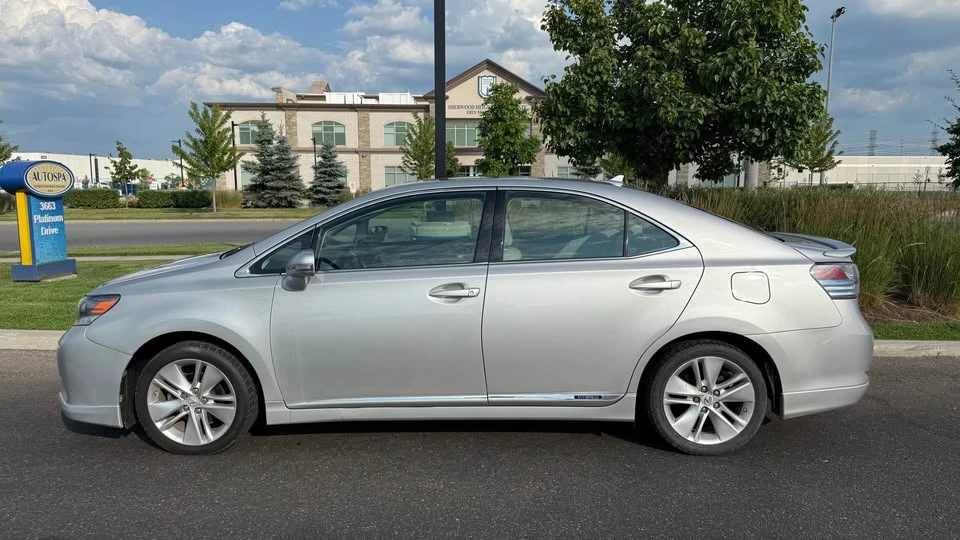 2010 Lexus HS - Image 4 of 14
