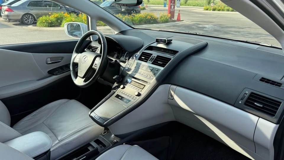 2010 Lexus HS - Image 13 of 14