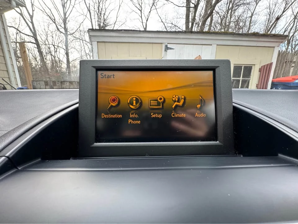 2010 Lexus HS - Image 16 of 19