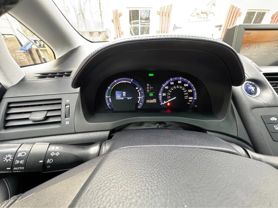 2010 Lexus HS - Image 12 of 19