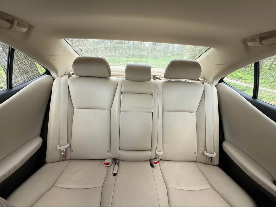 2010 Lexus HS - Image 13 of 18