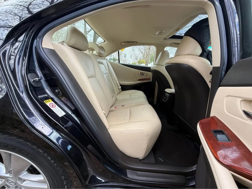 2010 Lexus HS - Image 11 of 18