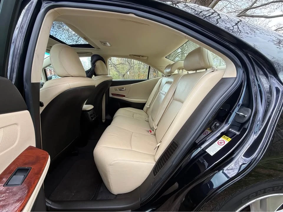 2010 Lexus HS - Image 12 of 18